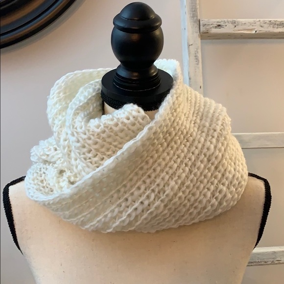 Ivory Hooded Scarf - Picture 2 of 8